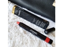 Son bút chì Chanel LE ROUGE CRAYON DE COULEUR No4 Rouge Corail màu đỏ cam